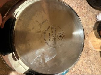 Princess House Heritage Signature 6-quart stainless steel round casserole/braiser with the glass lid