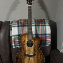 Breedlove acoustic Electric guitar