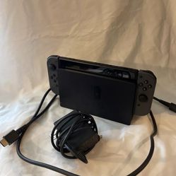 Nintendo Switch 32GB Handheld Console BUNDLE Mario controller and 2 games Working Perfectly 