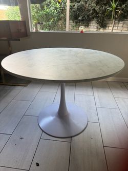Modern tulip dinning table