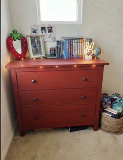 Ike a hemnes 3-drawers chest - red