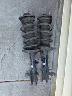 Honda Odyssey front strut and coil spring assembly