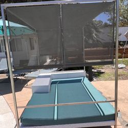 Pool Cavana Commercial  Bed