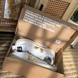 VEJA Campo Leather Sneakers