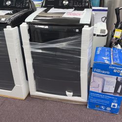 Electric Dryer,27’ Brand New Samsung, 7.4 Cb Ft