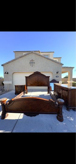 6 pieces Ashley king bedroom set. $800