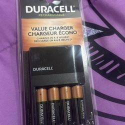 Duracell Rechargeable Ion Speed Battery Charger, 4 AA Batteries