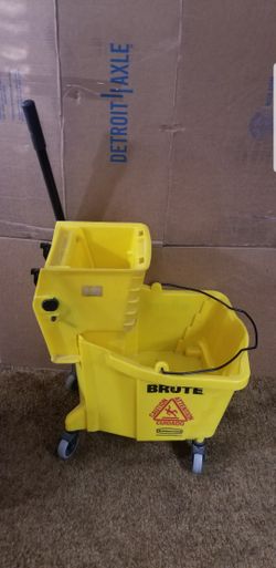2 Rubbermaid Commercial Mop Buckets 