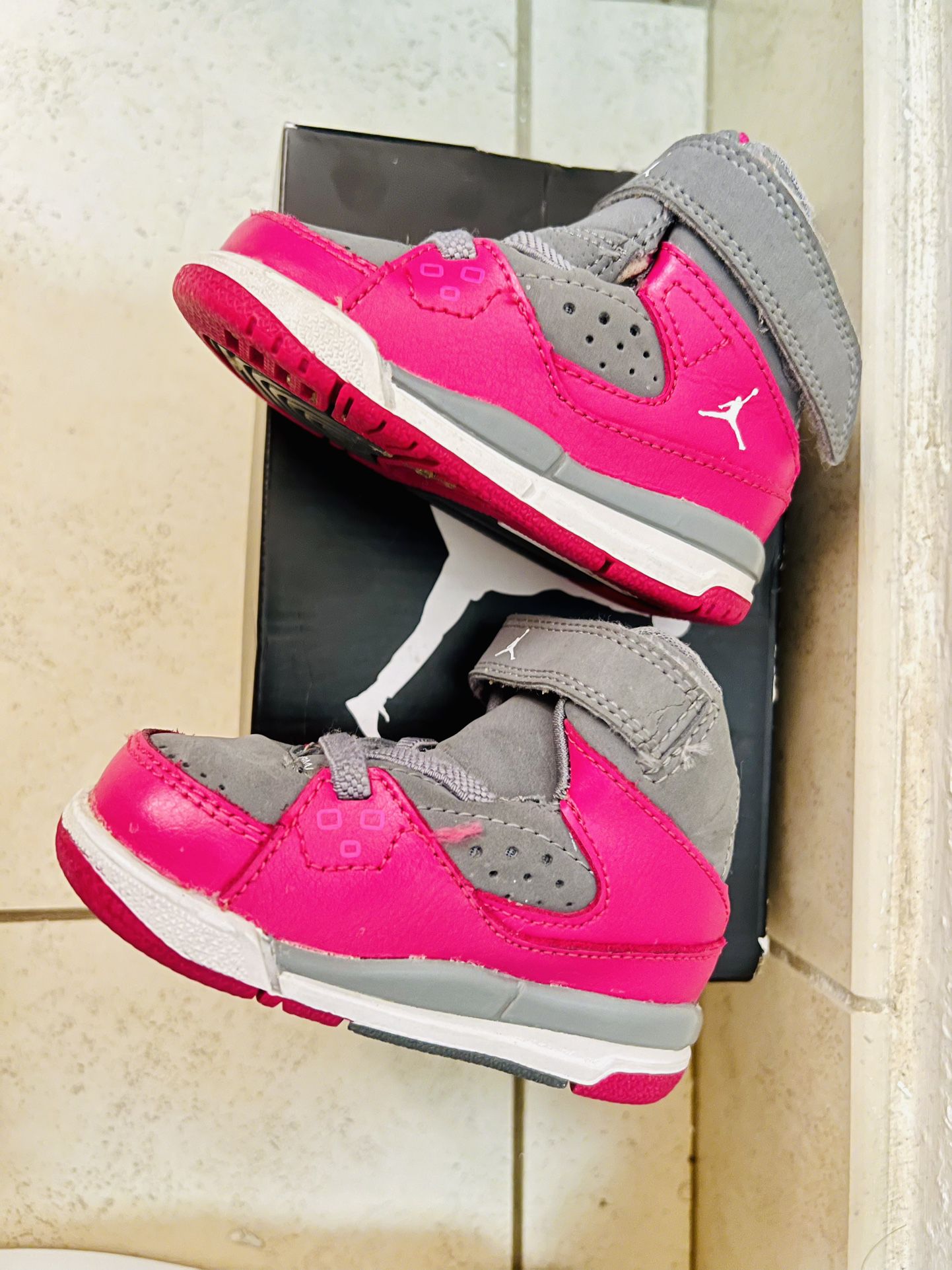 Toddler 3C Nike Jordan pink And grey Girls Shoes 