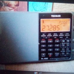 Tecsun PL-880 Shortwave Receiver