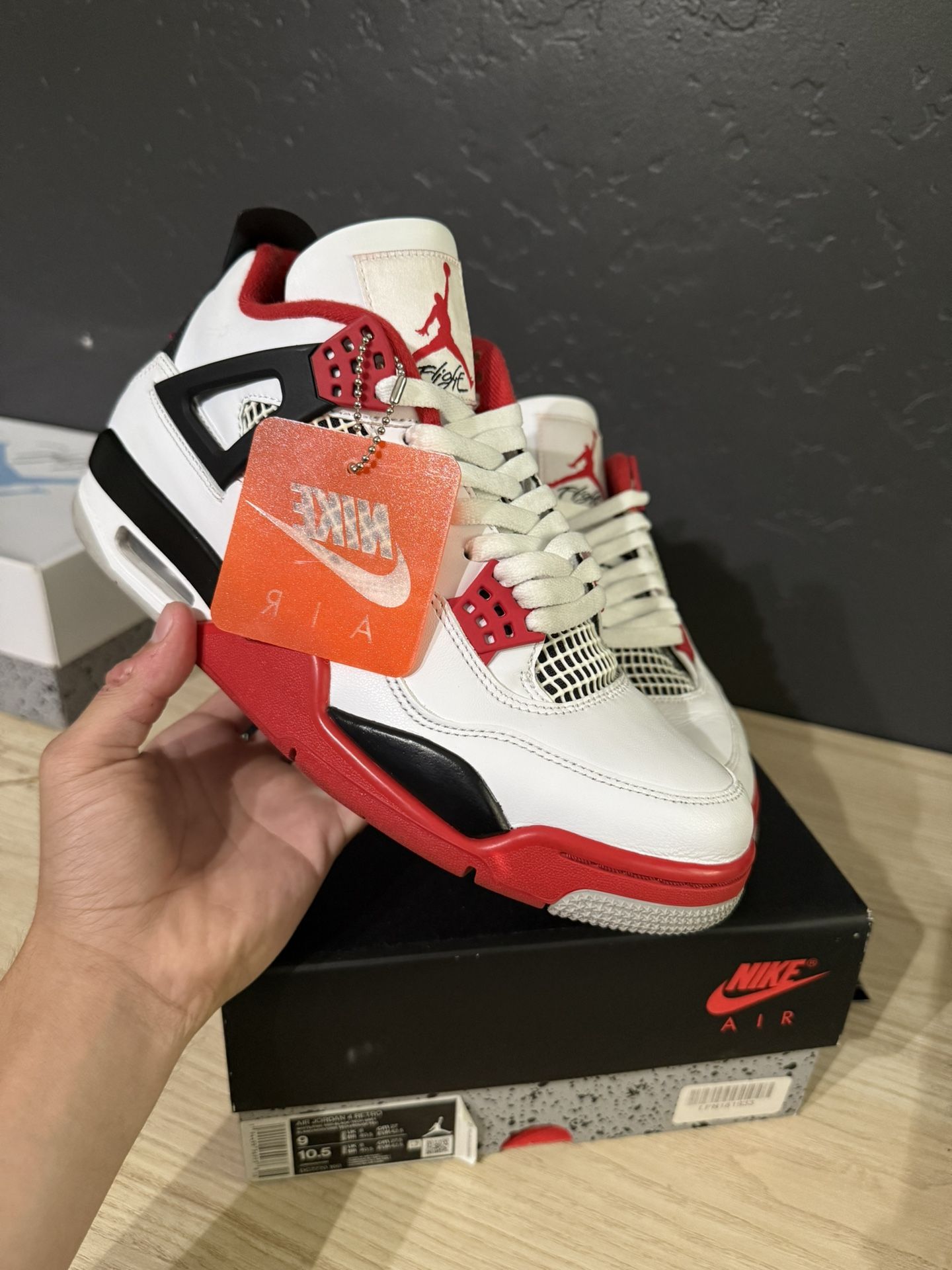 Jordan 4 Fire Red