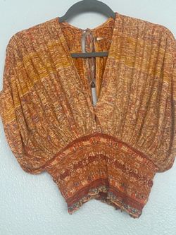 Free people Gorgeous Top Size Small so pretty Style $15