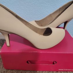 Nude Heels 👠 