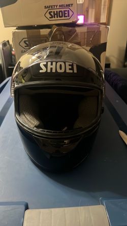 2 Shoei RF-800 motorcycle helmets