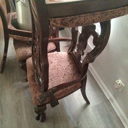 Comes With 8 Chairs Good Condition 