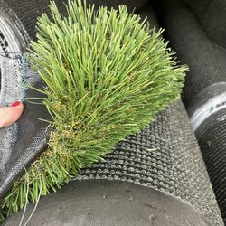 Kentucky Blue Synthetic Grass 80oz – 15x5 Piece