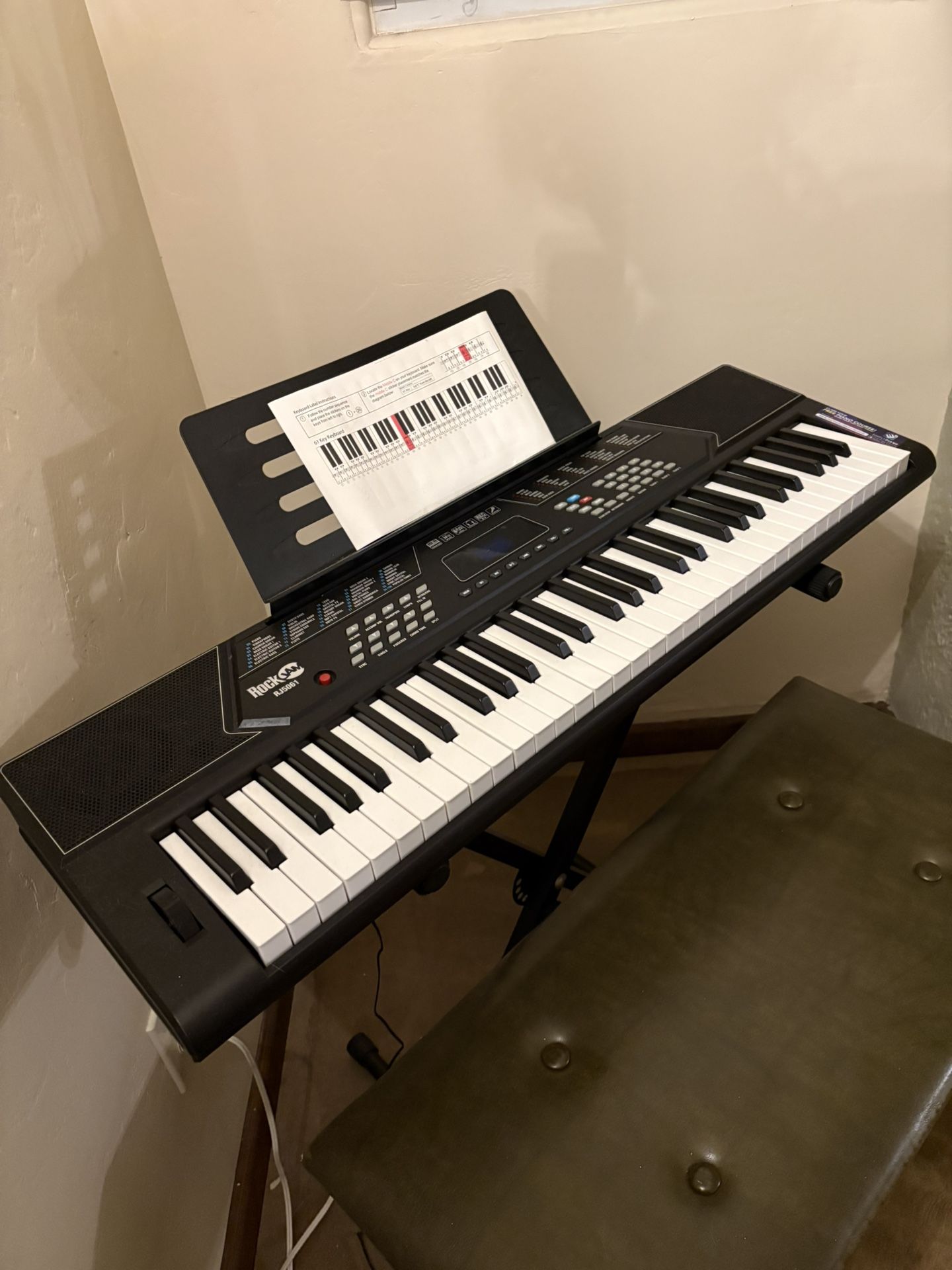 Like New Electric Keyboard (Bench Optional) 