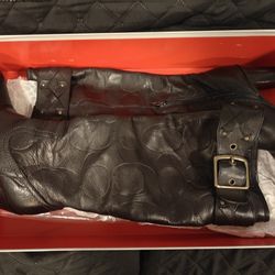 COACH Meadow Q220 Italy Signature Embossed Tall Black Leather Boots Buckle 

Size 7 With Original Box