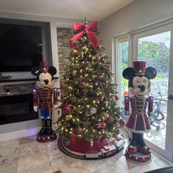 Mickey & Minnie Nutcrackers 