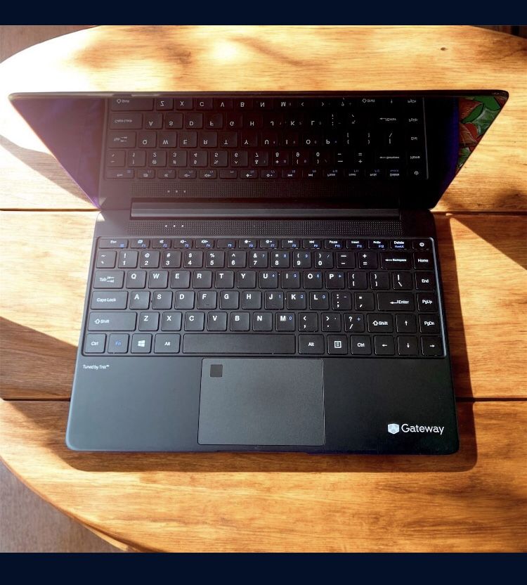 Gateway Laptop FHD 14.1 16 gb Ram 500gb Intel i5 Intel Windows 11 Computadora 