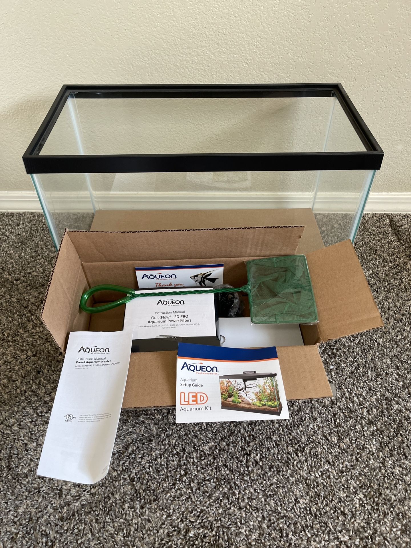 Aqueon Aquarium Starter Kit, 10 Gallon Glass Fish Tank, LED Lighting, Filter and Heater (NEW)