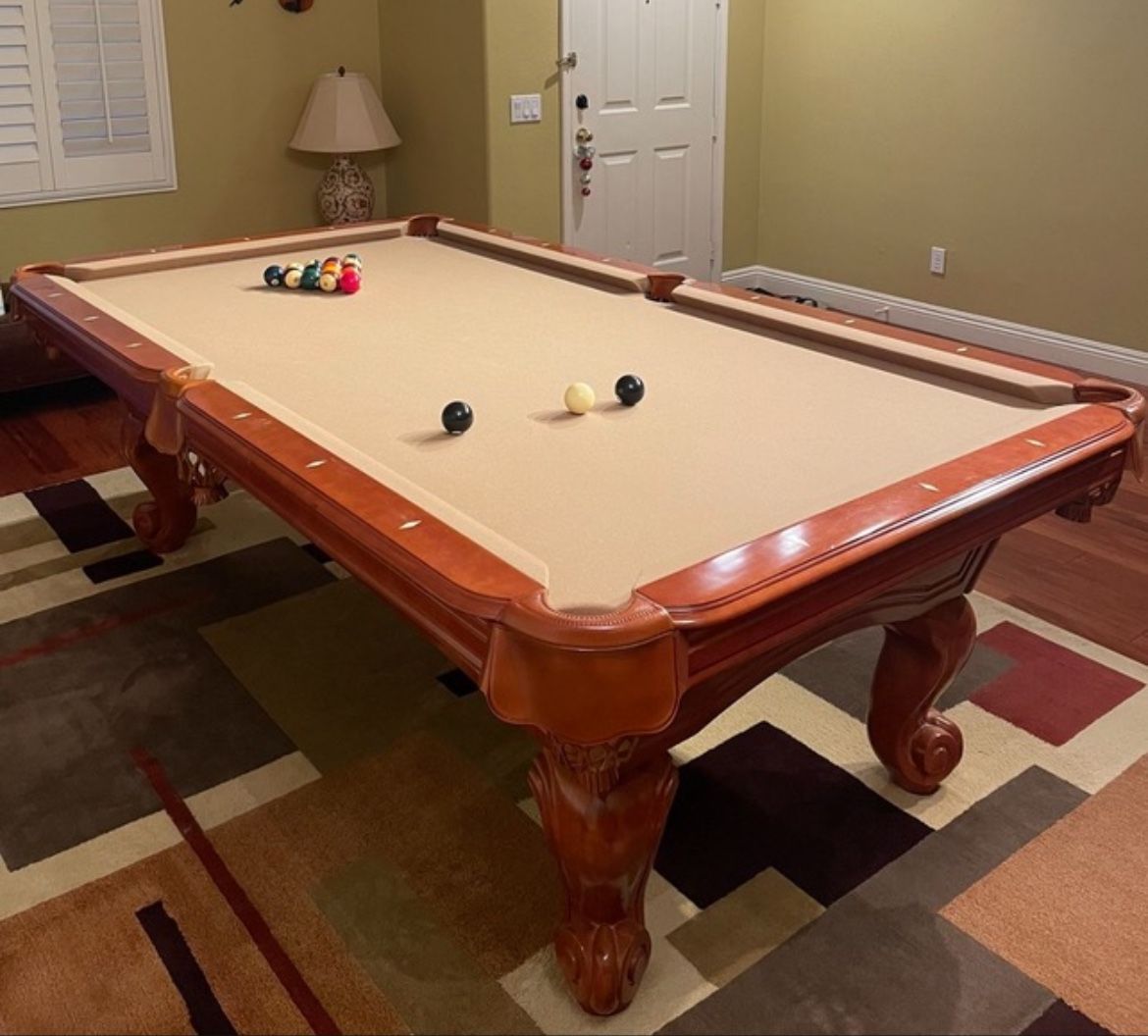 Pool Table 8ft ( Free Delivery & Set Up & New Color Felt Of Your Choice
