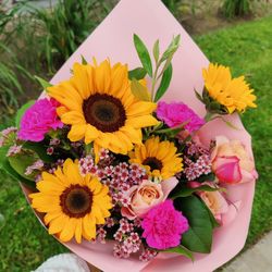 Beautiful Spring Flowers Roses bouquet