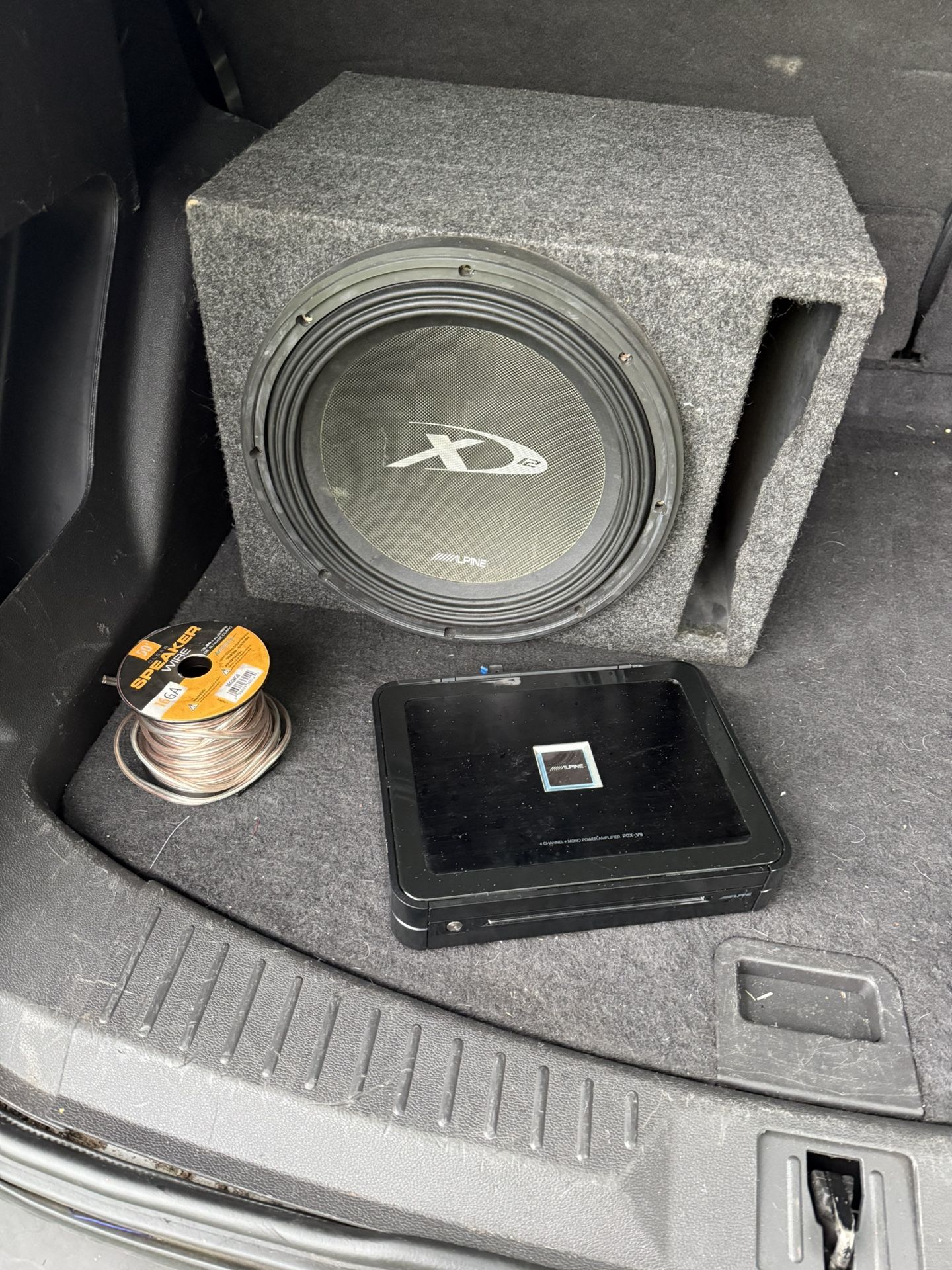 10 Inch Alpine Speaker. Alpine Amplifier. Speaker Wire