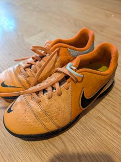 Nike size 1 soccer cleats