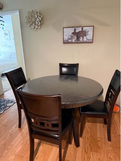 Dining table set