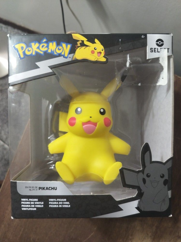 Brand New In Original Box Poke'Mon Series 1 Pikachu Doll/ Poke'Mon Game Card