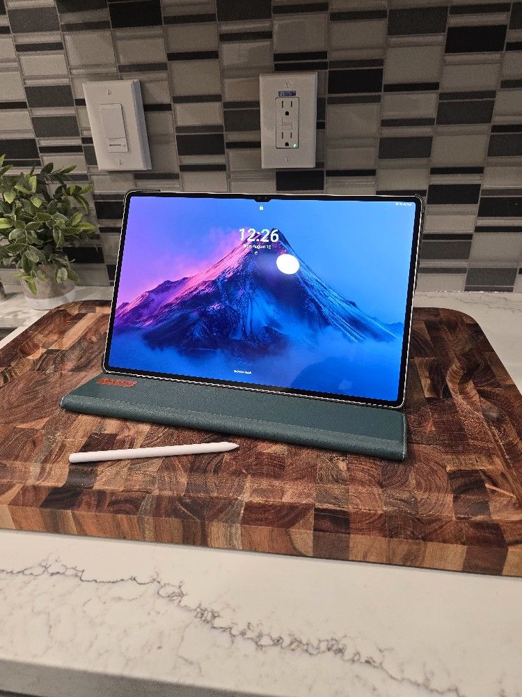 Samsung Galaxy S9 Ultra Tablet with Accessories