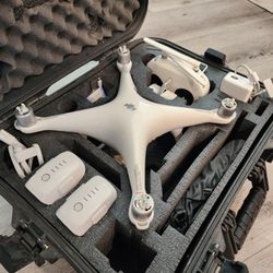 DJI Phantom 4 drone. Perfect Condition