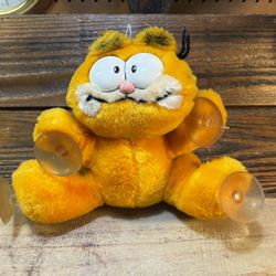 Vintage collectible Garfield, with suction cup, stuffed, cat, Orange. Attack cat Pin