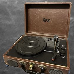 QFX TURN-105 Rechargeable Retro Suitcase Turntable Bluetooth/AUX/Speaker