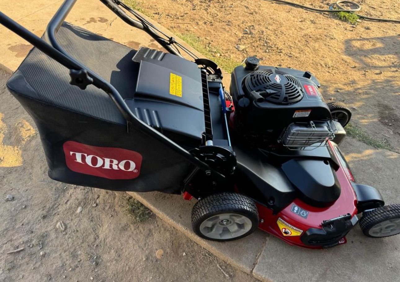 Toro TimeMaster 30 in Gas Self propelled Lawn Mower with 223 cc