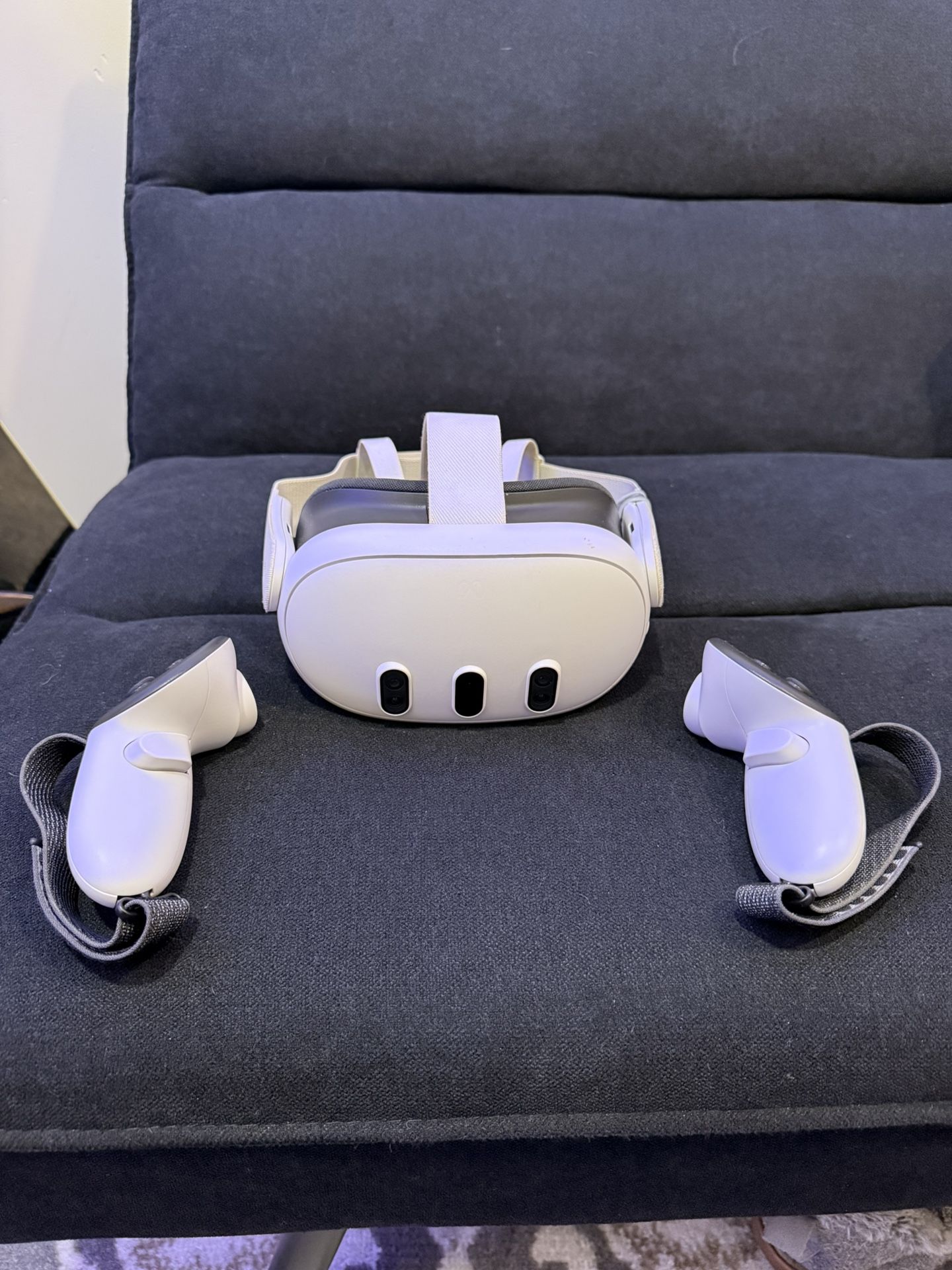 Oculus Quest 3 VR headset