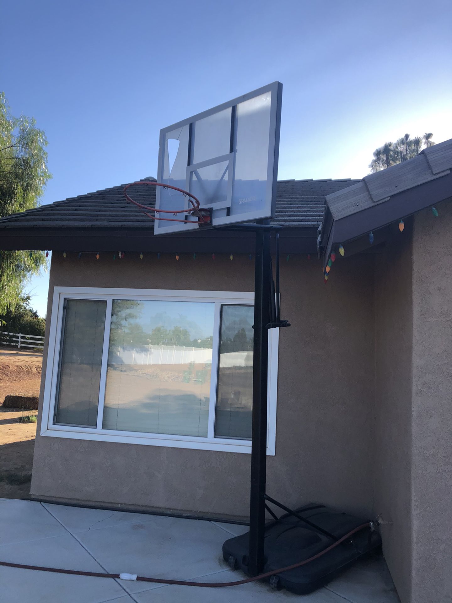 Basketball hoop $40