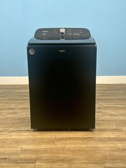 Whirlpool - 5.3 cu. ft. Top Load Washer in Volcano Black with Removable Agitator