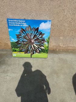 Grand wind spinner