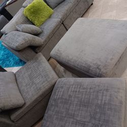 *Weekend Special*---Lima Floating Gray Fabric Sectional Sofa W/Ottoman---Delivery And Easy Financing Available👍
