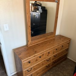 Dresser 