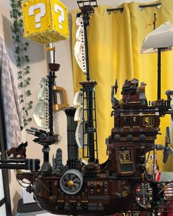 LEGO Metalbeard Sea Cow 70810