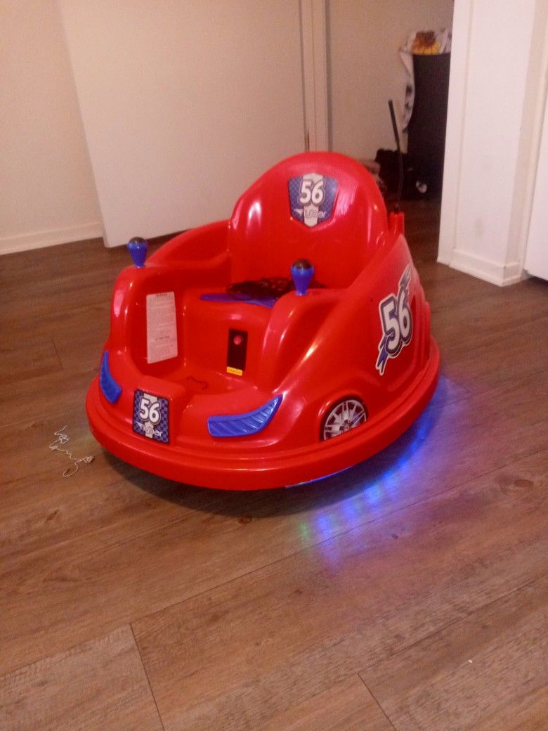 Flybar 6 Volts Bumper Car, Battery Powered Ride on