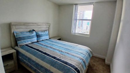 Beautiful Brand New Queen Bed Set w/ Storage + Mattress – Off-White Oak