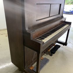 Gulbransen Piano 