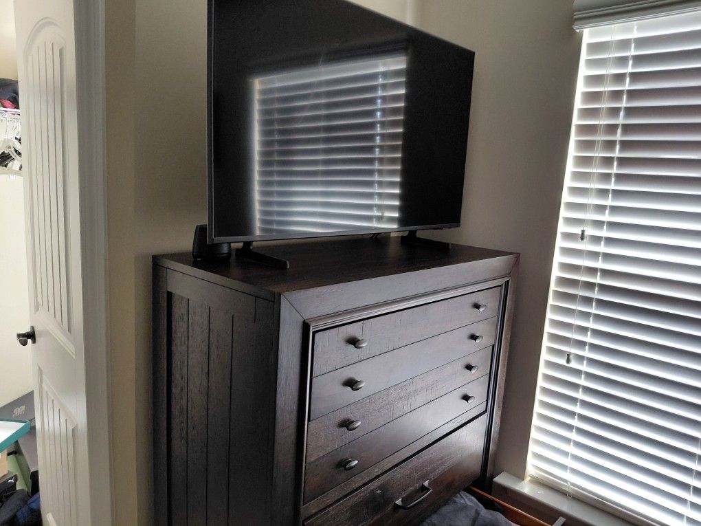 EVERYTHING MUST GO- Best Offer On Everything 