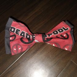 Marvel Deadpool Bow Hair Clip
