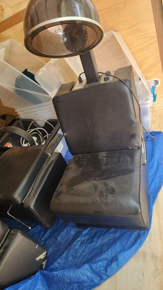 Two Salin Chairs Shampoo Bowls 500
