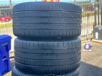 PAIR OF TIRE 285 30 20 MICHELIN 85% LIFE